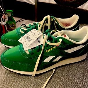 Men’s size 15 Reebok classics green and white